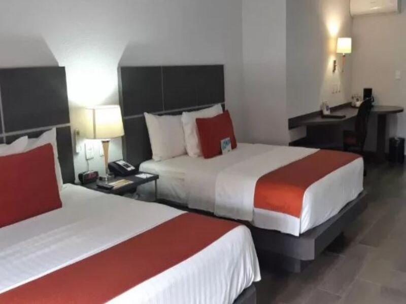 Hotel Bewow Queretaro Ngoại thất bức ảnh