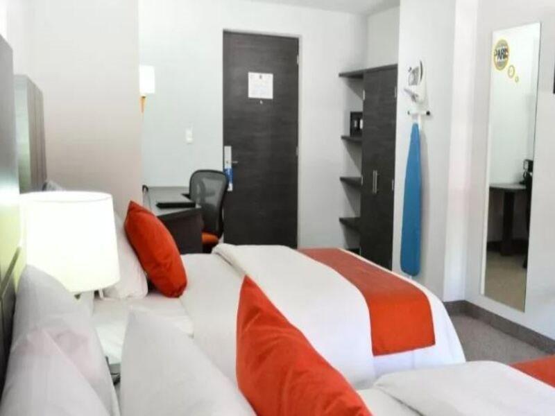 Hotel Bewow Queretaro Ngoại thất bức ảnh