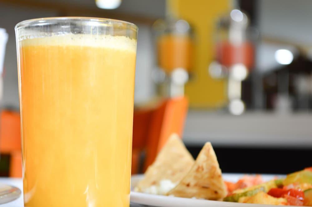 Hotel Bewow Queretaro Ngoại thất bức ảnh