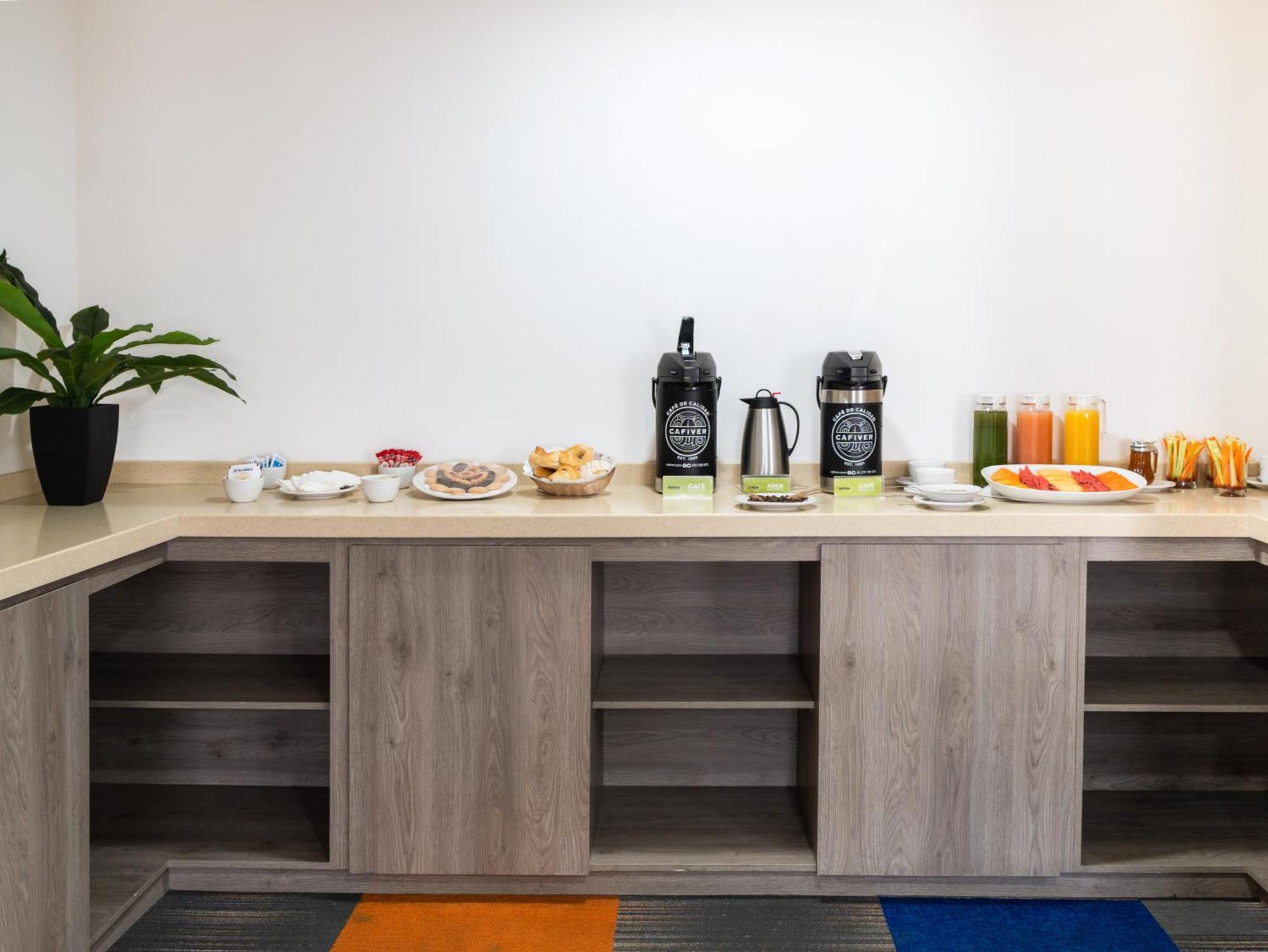 Hotel Bewow Queretaro Ngoại thất bức ảnh