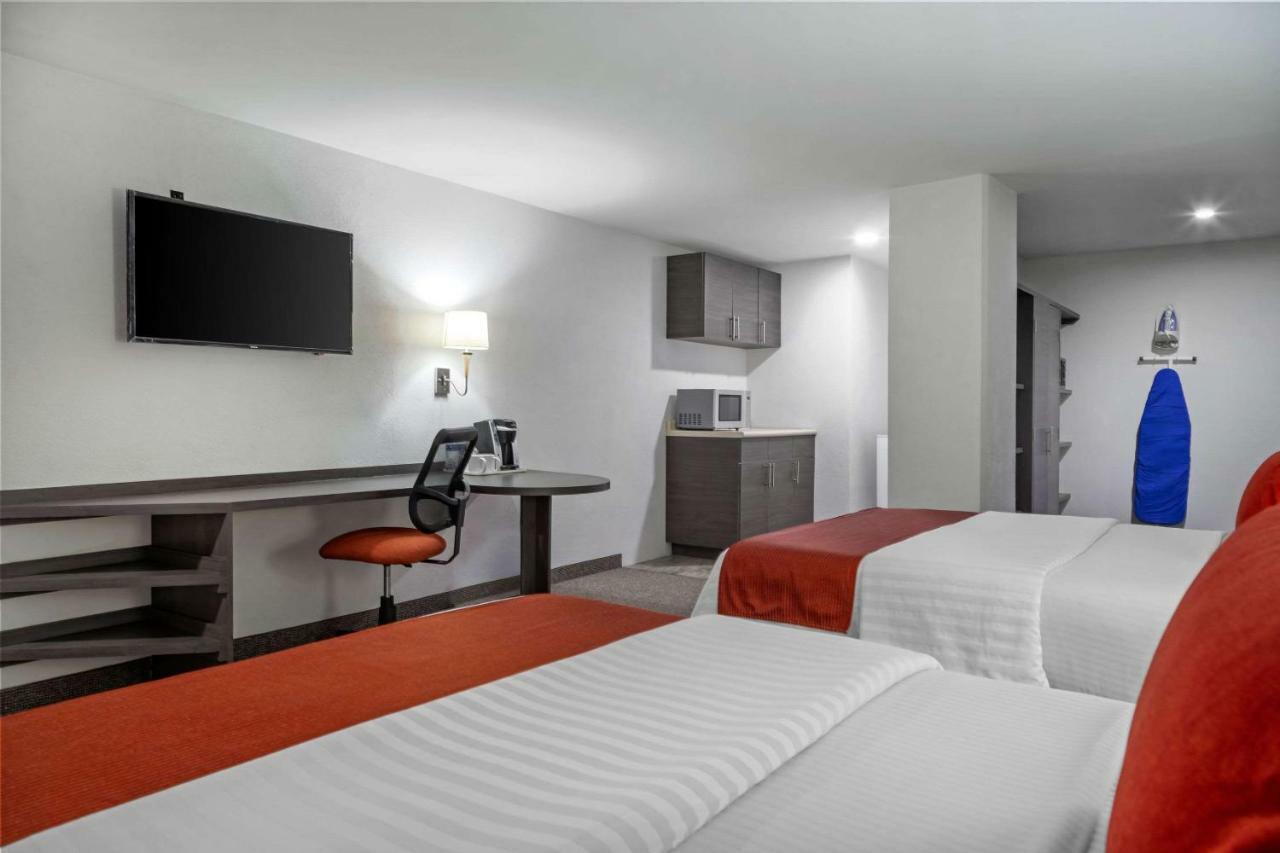 Hotel Bewow Queretaro Ngoại thất bức ảnh