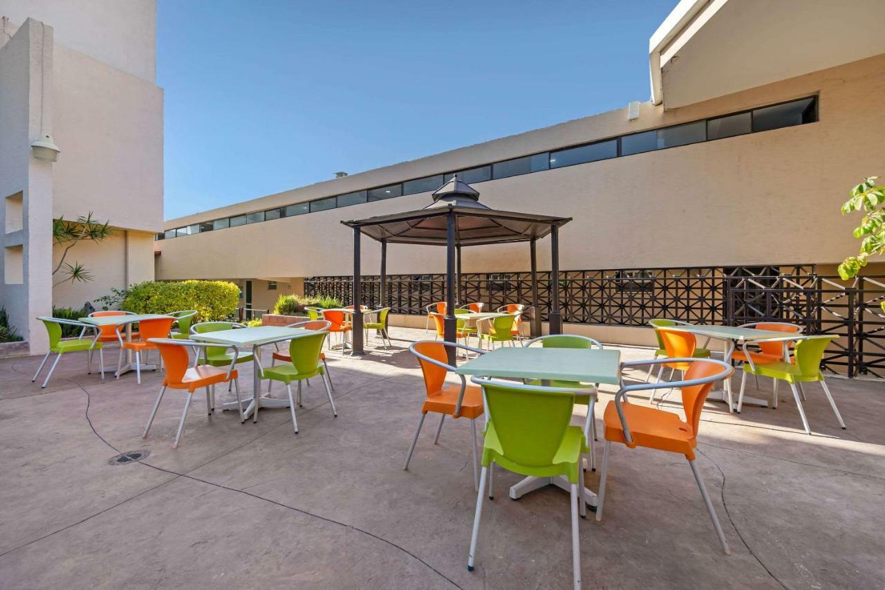 Hotel Bewow Queretaro Ngoại thất bức ảnh